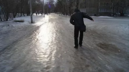 Как не получить травмы при падении зимой: полезные советы  