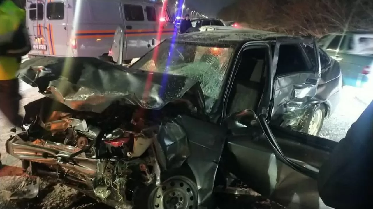 В Уральске столкнулись 4 автомобиля