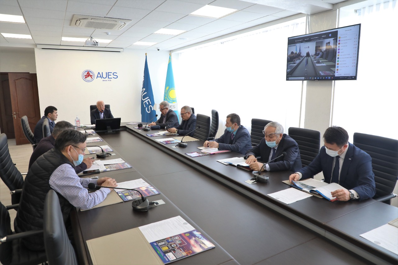 Казахстан нуждается в строительстве АЭС – эксперты в области энергетики