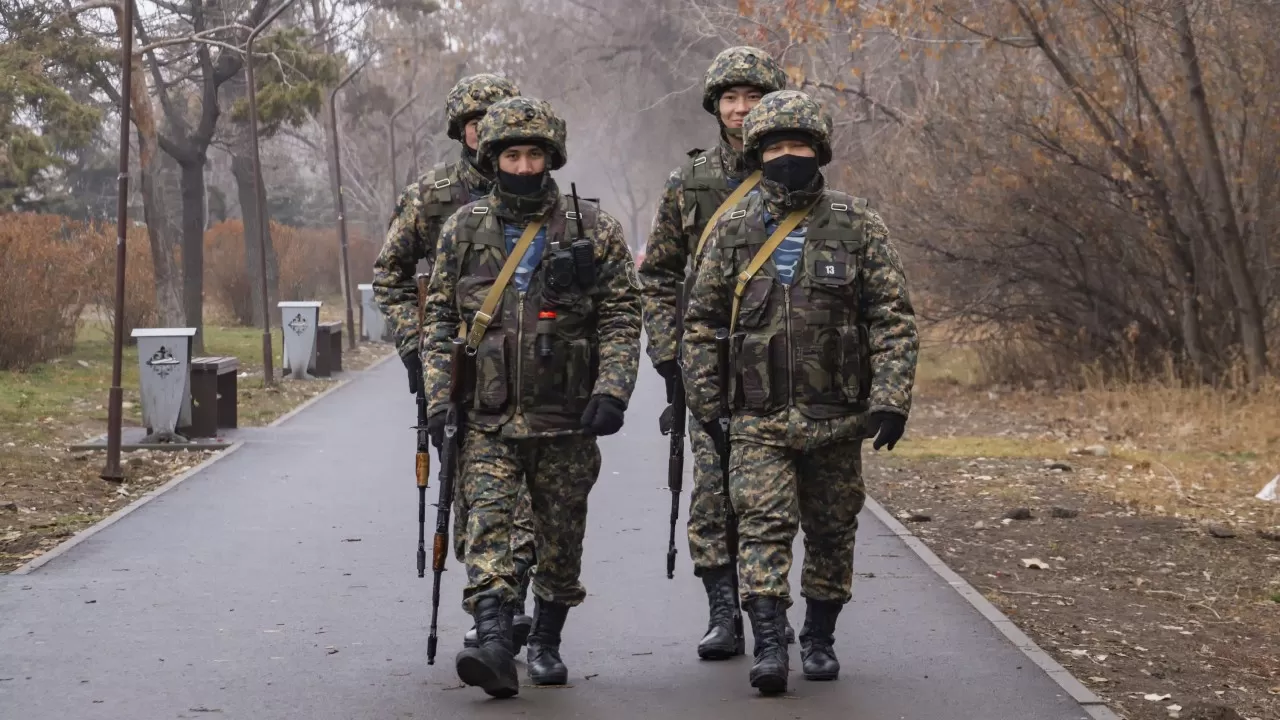 На юге Казахстана нашли только треть от похищенного в ходе беспорядков оружия