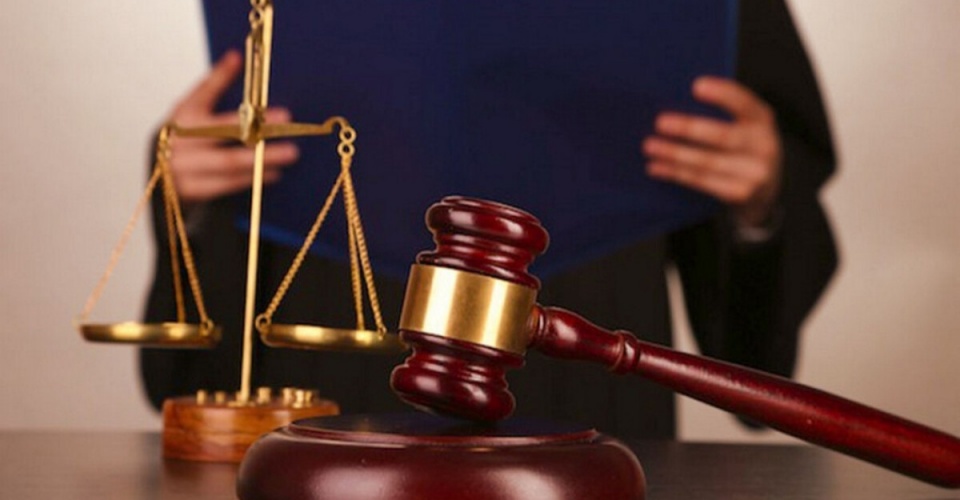 Ақтөбеде анасын ұрып өлтірген күдіктіге сот үкімі шықты 