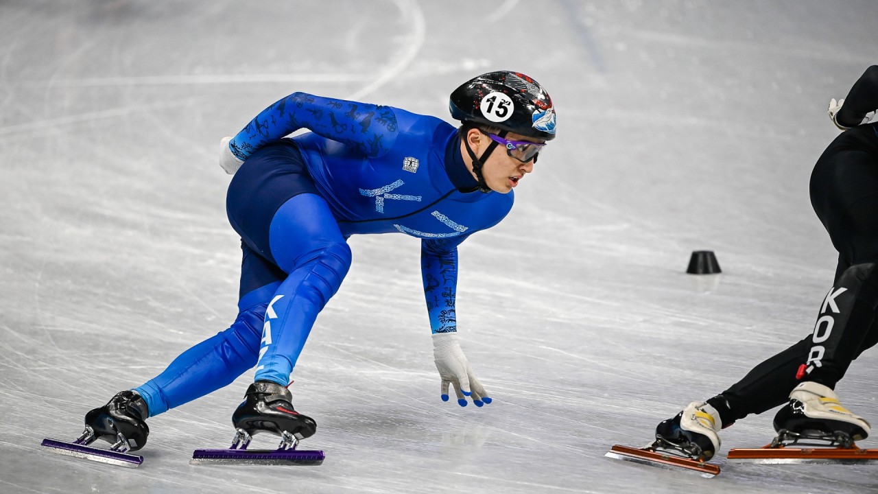 Адиль Галиахметов прошел в полуфинал на дистанции 1500 метров в Пекине-2022