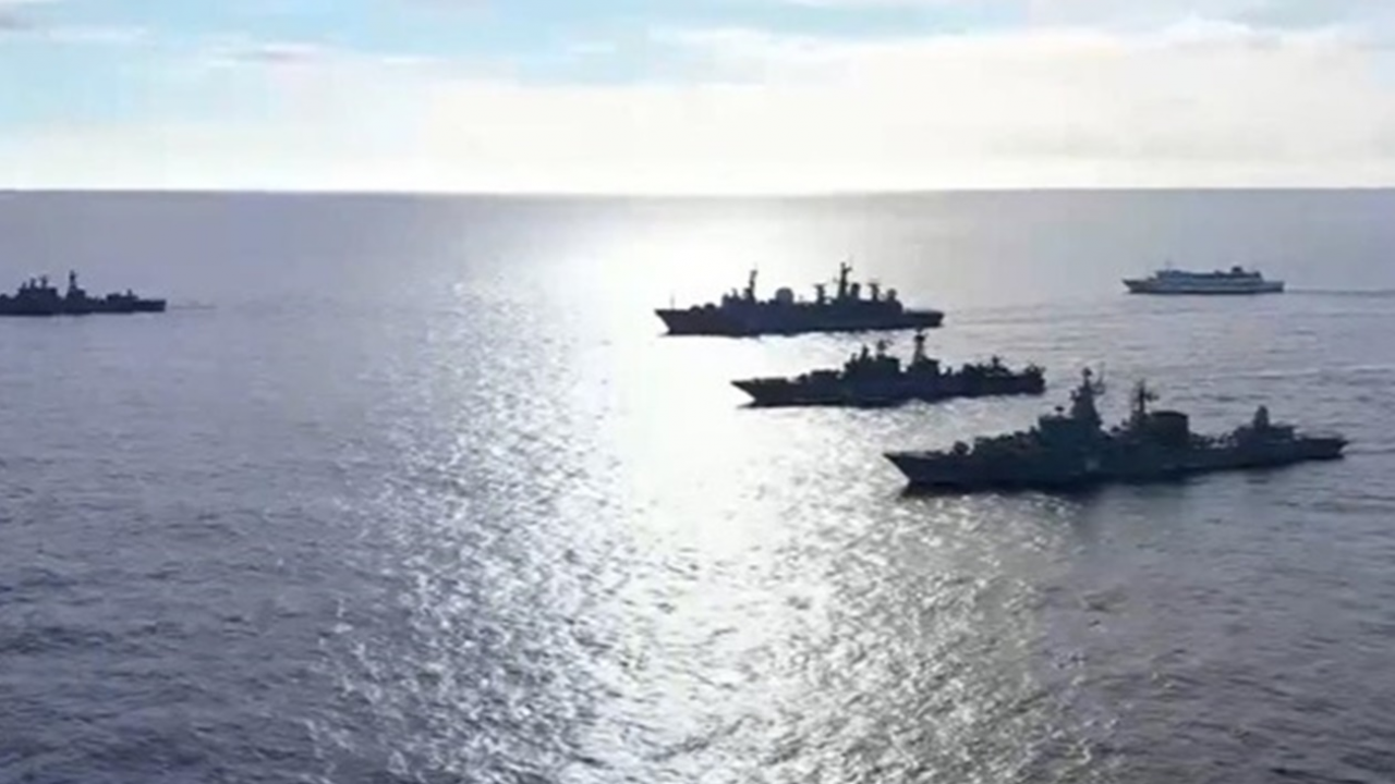 Десятки российских кораблей начали учения по обороне Крыма