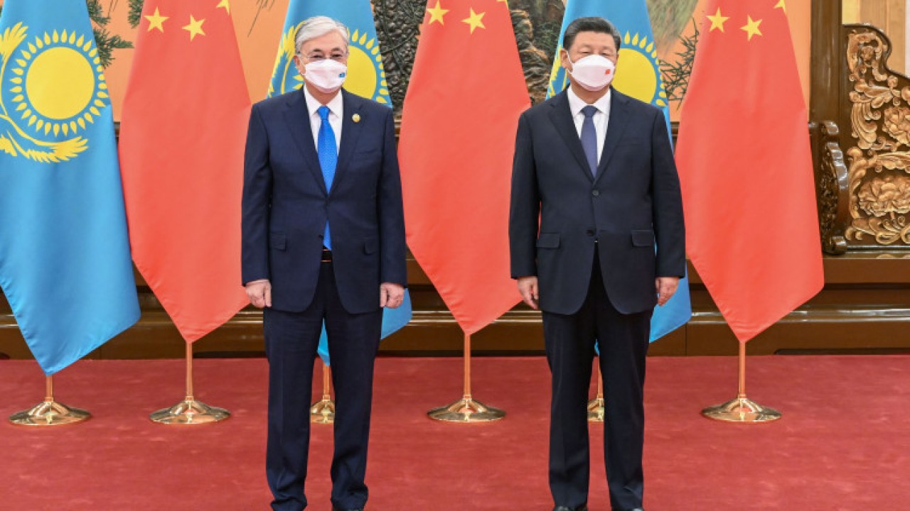 Президент Казахстана провел переговоры с председателем КНР