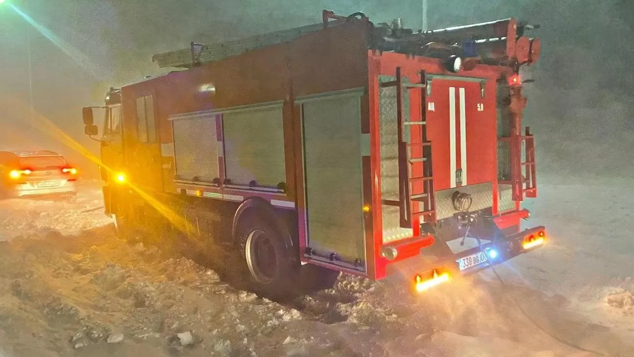 В Карагандинской области из-за метели закрыты дороги 