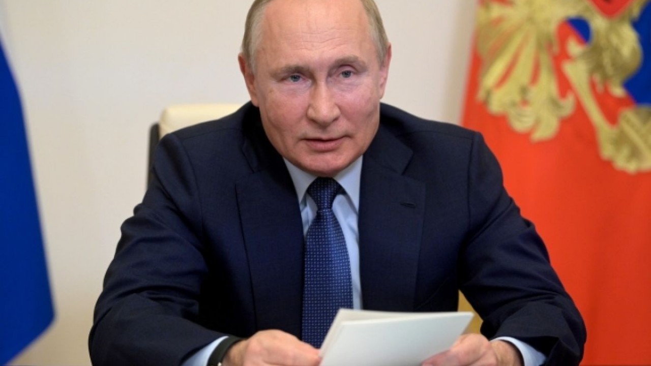 Путин объяснил, почему РФ готова предоставить убежище Порошенко 