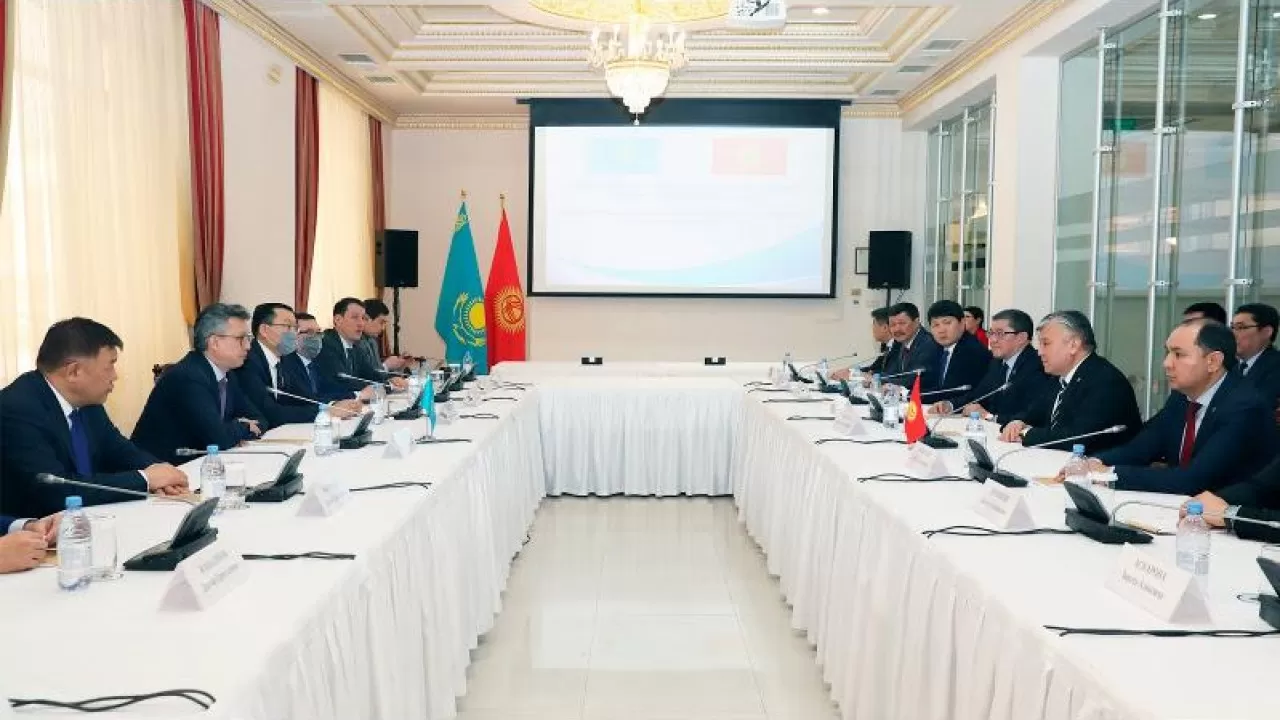 Kazakh-Kyrgyz working group for trade and economic cooperation holds 1st meeting