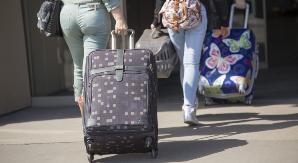 Туристы перепутали свой рейс из-за спешки и прилетели в другую страну