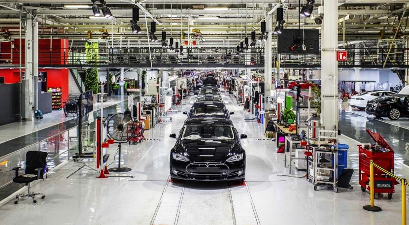 Tesla отзывает почти 54 тысяч автомобилей из-за проблем в ПО автономного вождения
