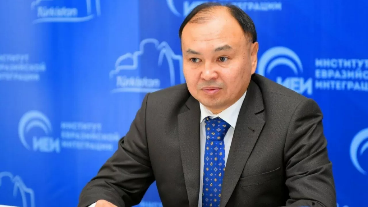 "Мемлекеттік тілді үйретуге бағытталған қаржы қайда, қалай жұмсалып жатыр?"
