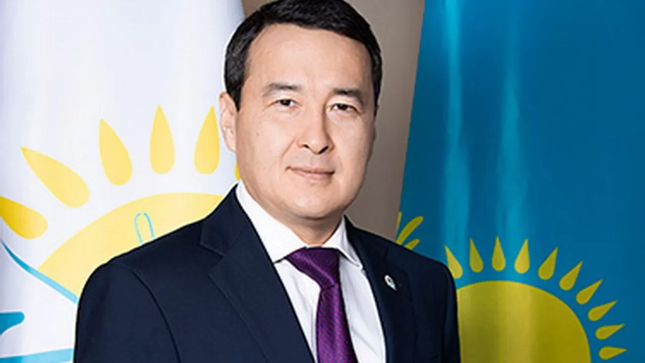 Премьер-министр Казахстана поздравил женщин с 8 Марта