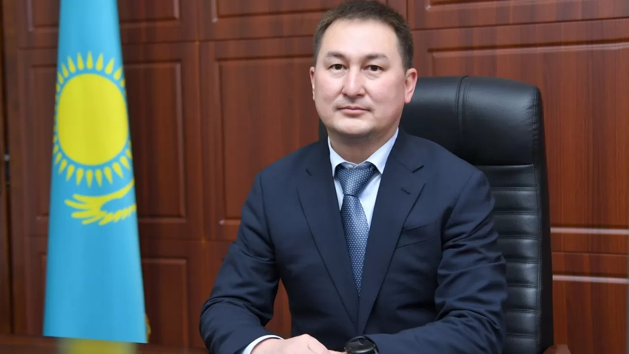 Өмірзақ Шөкеев Кентаудың жаңа әкімін таныстырды