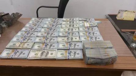 В аэропорту Алматы пресекли попытку вывоза $400 тыс