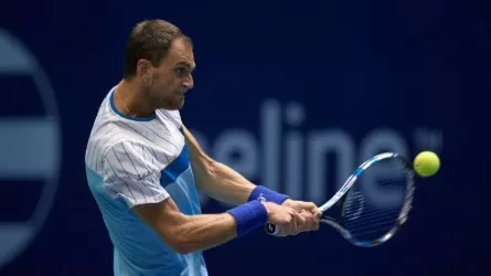 Недовесов вышел в четвертьфинал парного разряда турнира в Марбелье