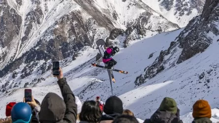 Любители экстремальных лыж и сноубординга покорили новую высоту