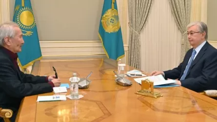 Президент принял писателя Смагула Елубая