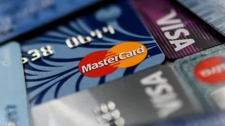 Российские банки под санкциями не смогут выпускать карты Visa и Mastercard