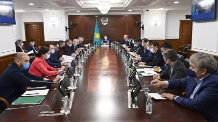 В Казахстане планируют увеличить объемы перевозок