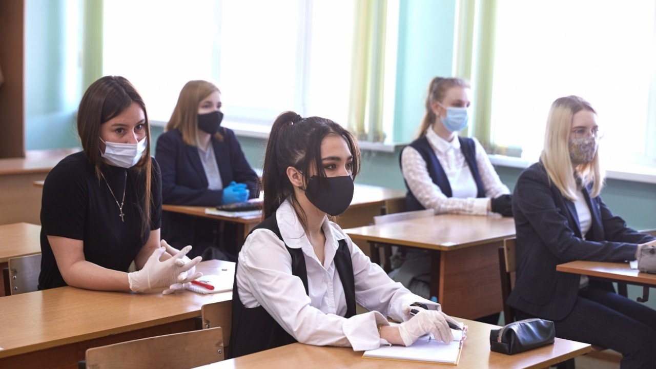 В казахстанских организациях образования снимают коронавирусные ограничения