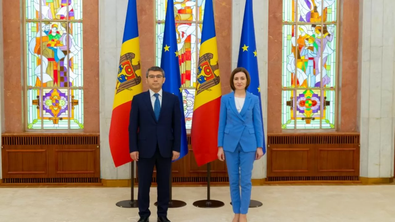 Қазақстан Елшісі Молдова Президентіне сенім грамоталарын тапсырды