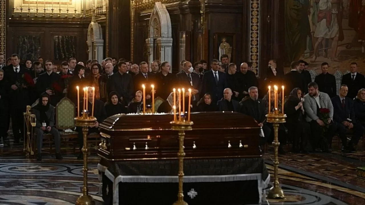 Отпевание Владимира Жириновского проходит в Москве  