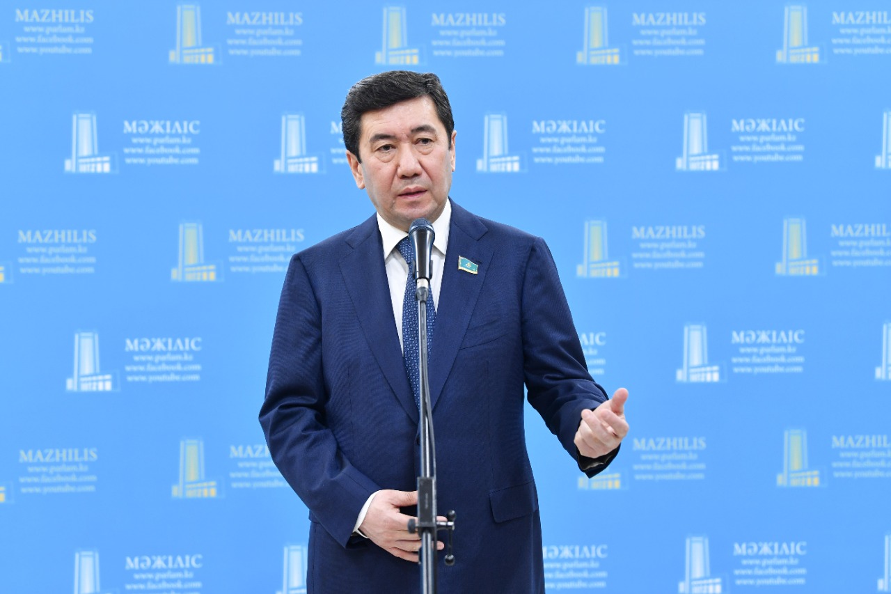 Ерлан Қошанов президент сайлауына түсе ме? 