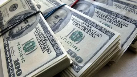 Сможет ли Америка спасти репутацию доллара, рассказал экономист  