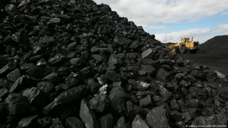 КНР увеличивает добычу угля, несмотря на международные усилия по сокращению выбросов - СМИ