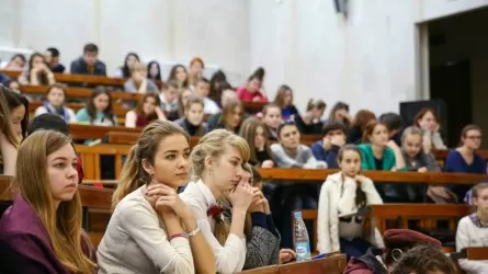 "За" и "против" российского образования для казахстанцев в условиях санкций 