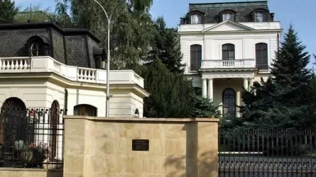 В Праге улицу, на которой находится посольство РФ, переименовали в ул. Украинских героев
