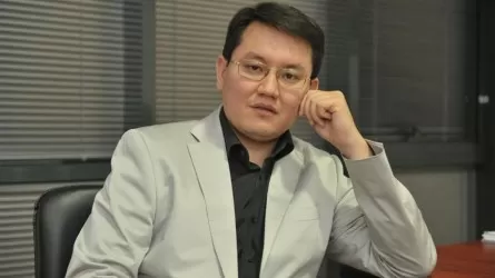 Малик Отарбаев стал советником президента Казахстана  