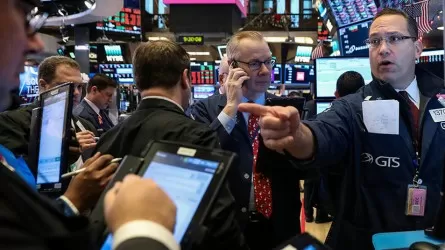 После двух дней ощутимого падения рынок акций США завершил торги умеренным подъемом  