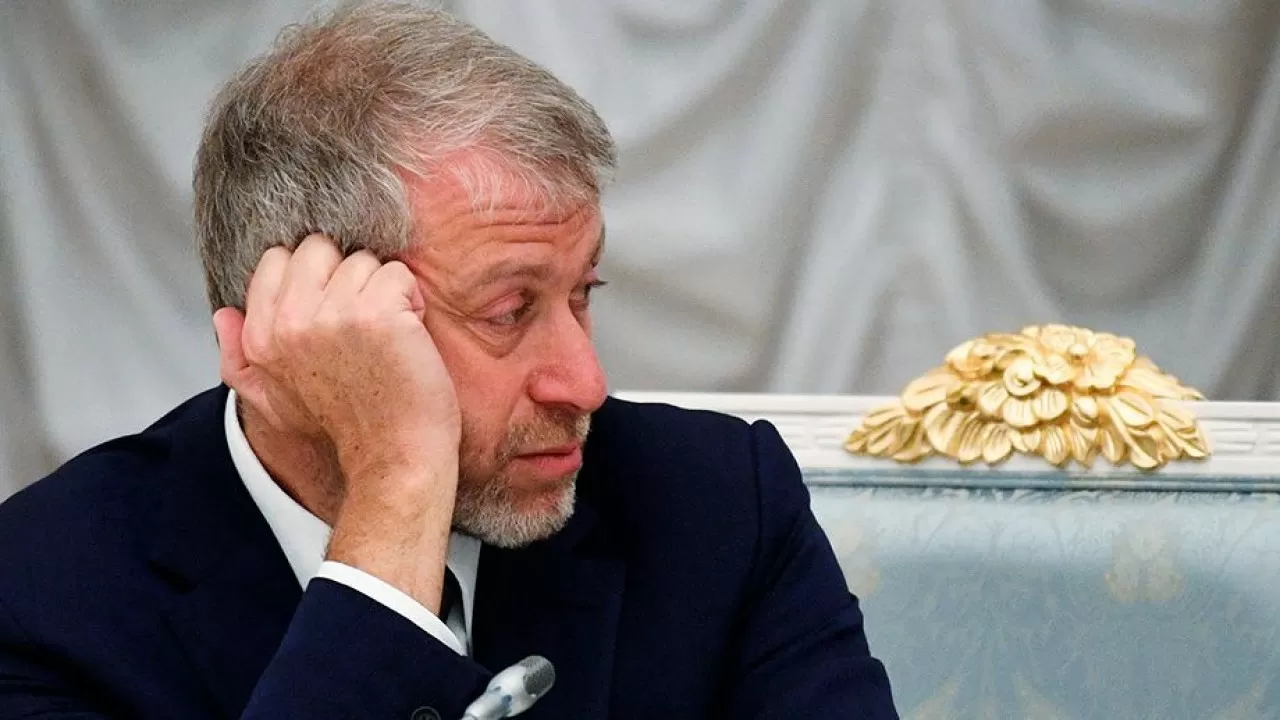 Роман Абрамович официально продал "Челси" за рекордные 5,3 млрд долларов