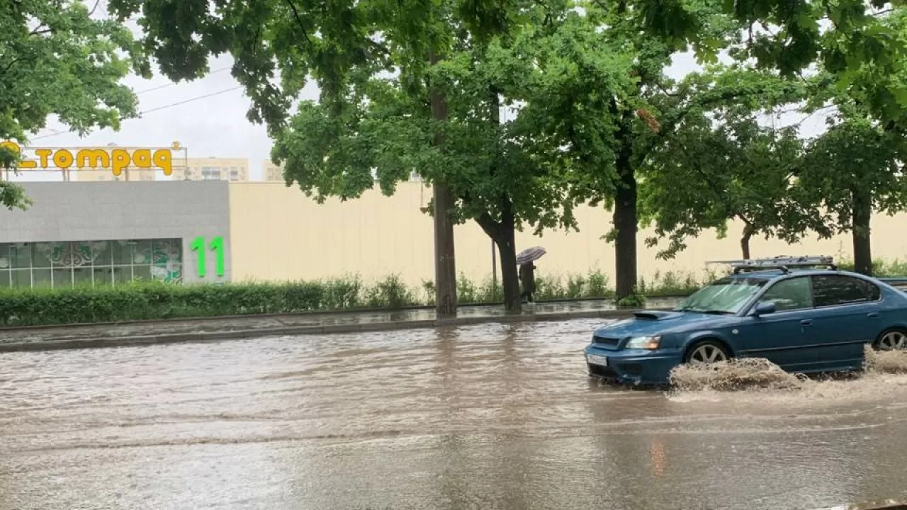 Когда прекратится дождь в Алматы