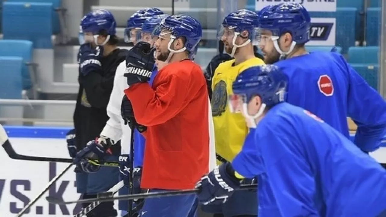В сборной Казахстана по хоккею ждут Дица