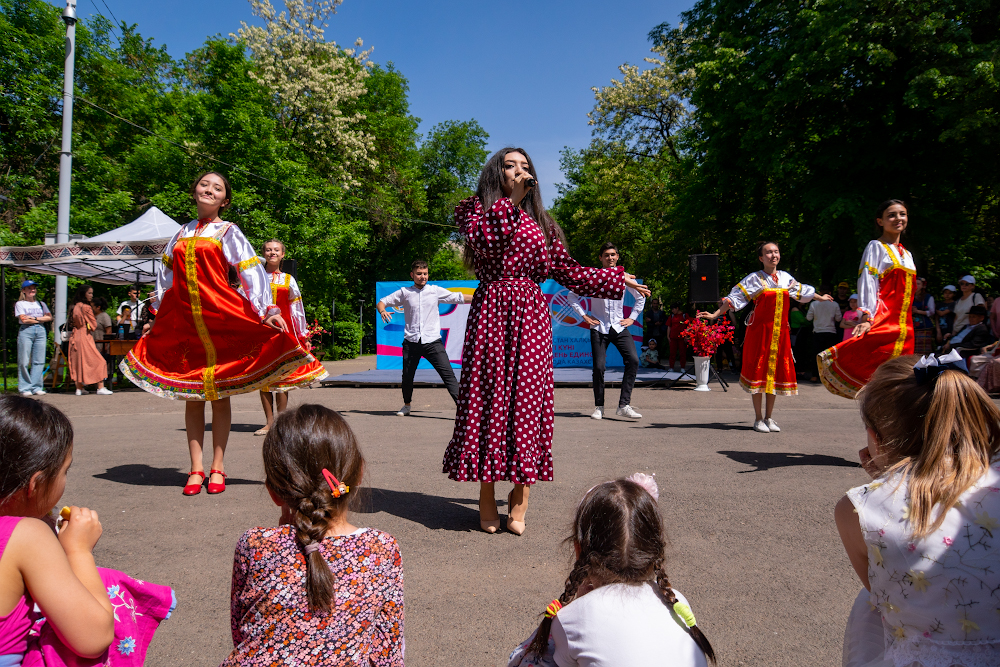 Как в Алматы отмечают Первомай?