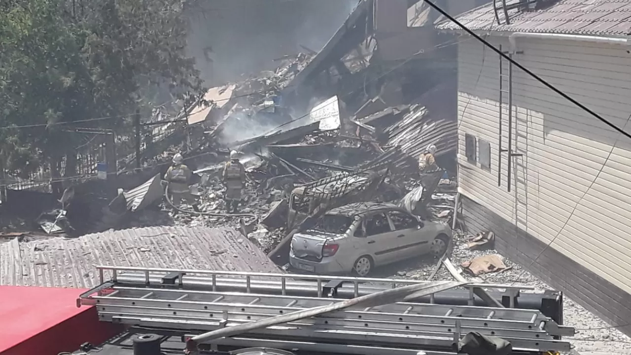 Взрыв в Шымкенте: из роддома эвакуировали около 100 человек