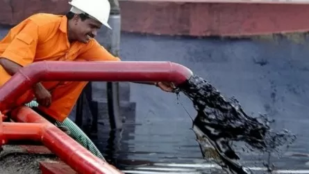 Индия хочет закупать российскую нефть по цене ниже $70 за баррель – СМИ