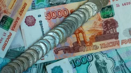 В пять раз упал спрос на рубли в Казахстане