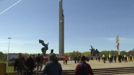 Закон о сносе советских памятников готовят в Латвии