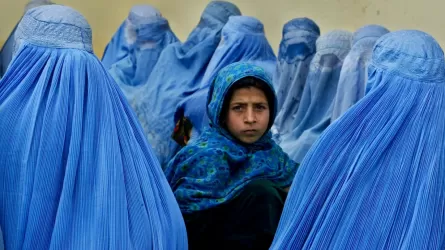 «Талибан» обязал всех женщин Афганистана носить хиджабы