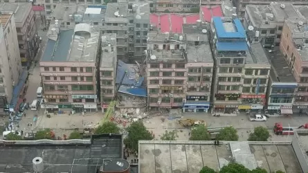 В Китае завершили спасательные работы на месте рухнувшего дома  