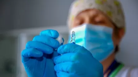 В Казахстане всем разрешили повторный полный курс вакцинации от коронавируса