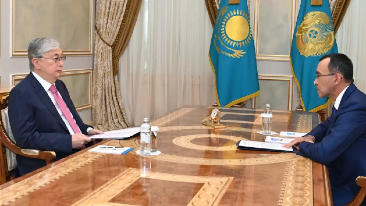 Мәулен Әшімбаев Президентке Сенат атқарған жұмыстардың қорытындысы жөнінде мәлімет берді 