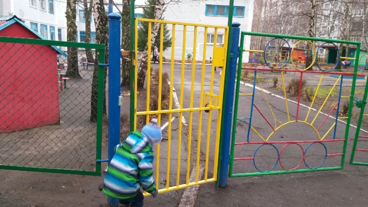 Жұмыс істемейтін балабақшада 3 мыңдай баланың тіркеліп тұрғаны анықталды