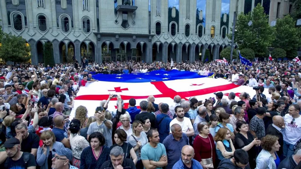 За ЕС и против правительства: в Тбилиси прошла крупная акция протеста