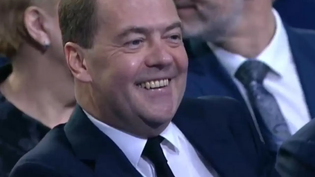 Глава Мюнхенской конференции Хойсген назвал Медведева "клоуном"