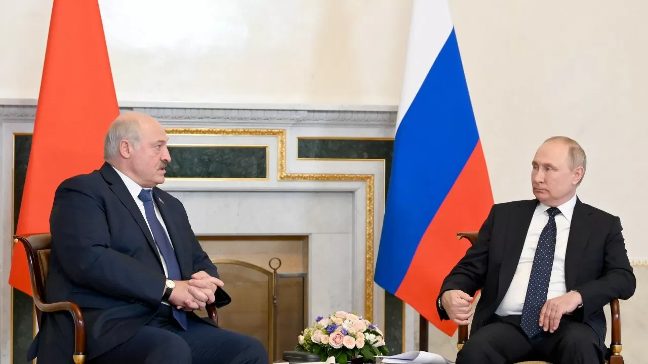 Путин с Лукашенко обсудили ядерное оружие и экспорт удобрений