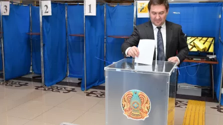 Аким Шымкента проголосовал на всенародном референдуме