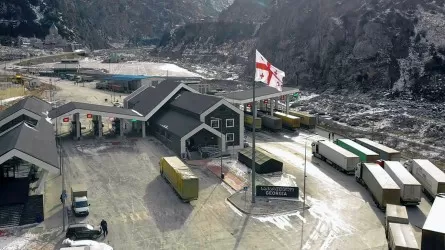 Грузия закрыла сухопутную границу с Россией